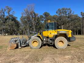 Komatsu WA200PZ-6 Loader/Tool Carrier Loader - picture0' - Click to enlarge