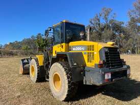 Komatsu WA200PZ-6 Loader/Tool Carrier Loader - picture2' - Click to enlarge