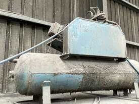 Workshop Air Compressor - picture0' - Click to enlarge