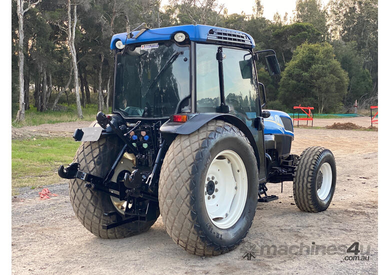 caption New Holland T4.105 FWA/4WD Tractor