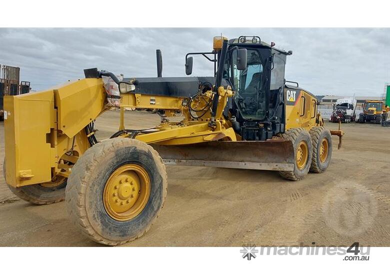 caption Caterpillar 12M