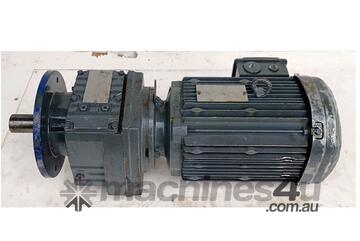 SEW 3 kW Reduction Drive Rpm : 288 Ratio : 5.05