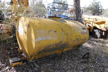 4000ltr oil cartage tank , excellant condition, 4000ltr oil cartage tank , excellant condition,