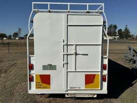 1994 Lazy-B 3 Horse Gooseneck Trailer - picture1' - Click to enlarge