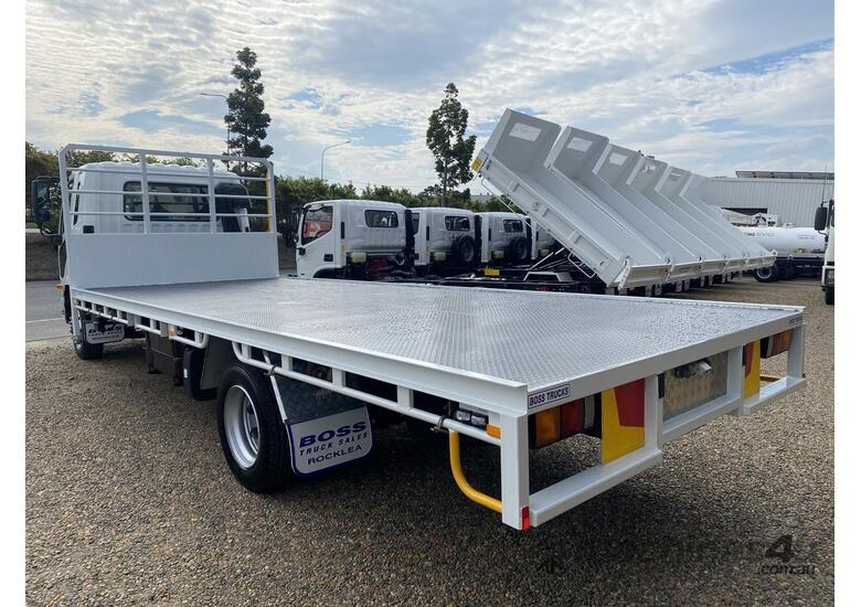 caption 2022 Fuso Fighter FK 1124 White Traytop 7.5 l 4x2
