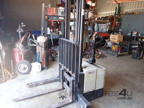 caption Walkie Stacker electric 1.4 ton