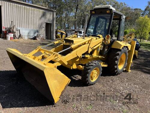 1985 Ford L0550A Front End Loader/Backhoe