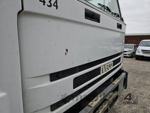 2005 Iveco Acco   6x4 Cab Chassis