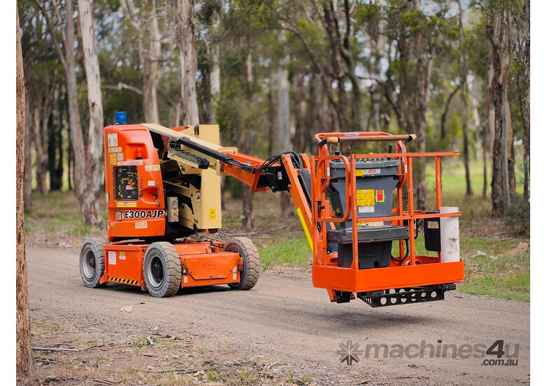 JLG E300AJP  Boom Lift Access & Height Safety