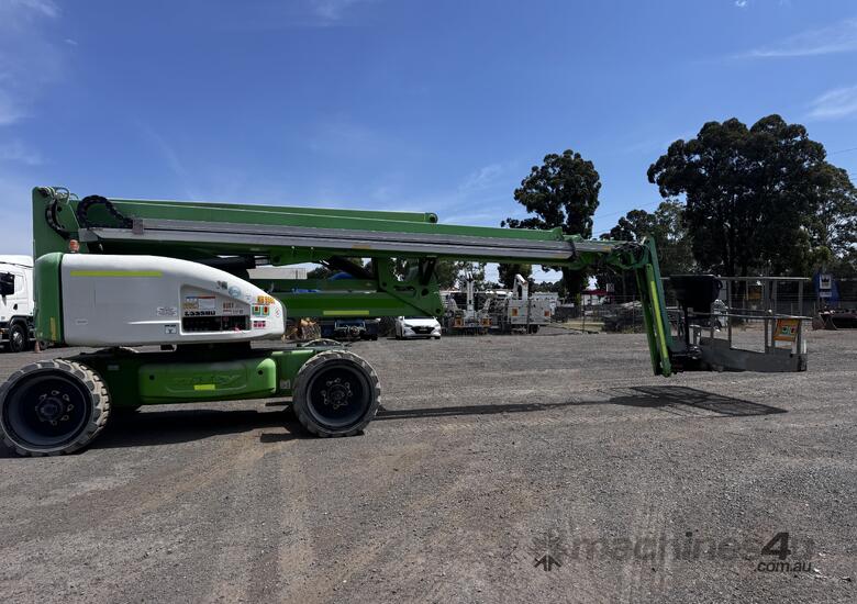 2015 Nifty HR28 Articulating Boom Lift image 2