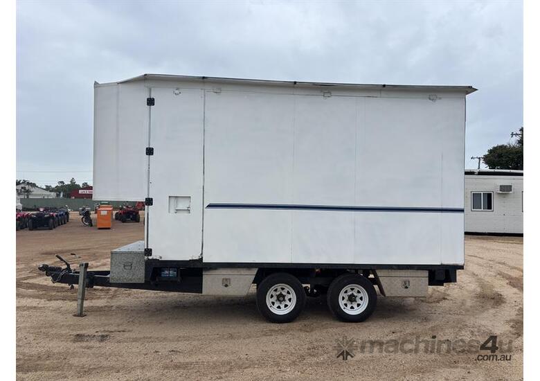 caption 2021 TOWNSVILLE EQUIPMENT FLAT TOP TRAILER