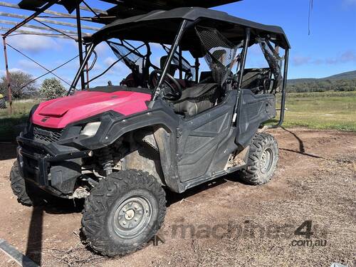 caption 2017 HONDA Pioneer 1000 EPS ATV