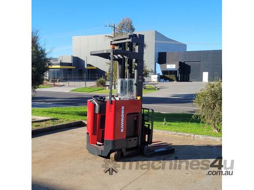 Raymond EASI R35TT Pantograph Reach Forklift 