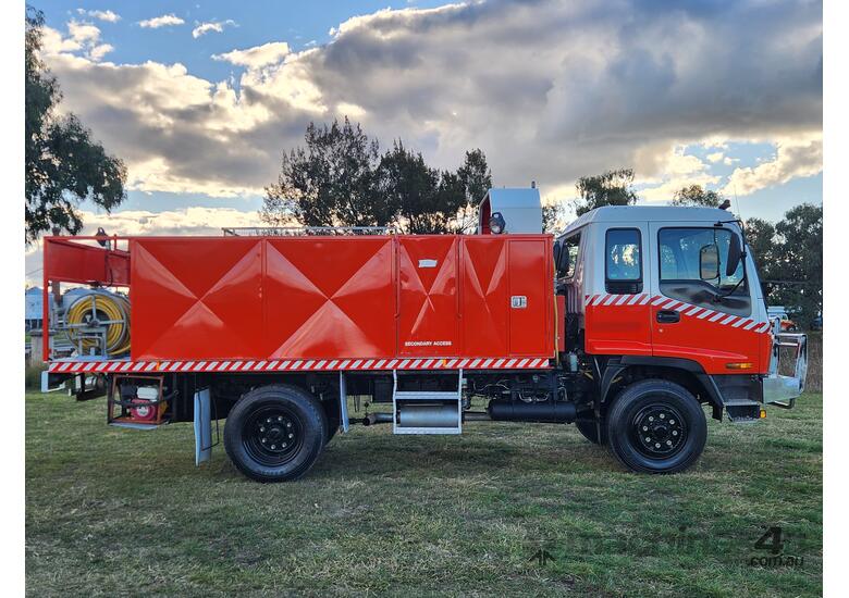 caption Isuzu FSS500 4X4 Single Cab Traytop Firetruck. Ex NSW Rural Fire Service