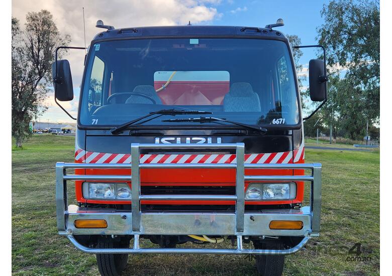 caption Isuzu FSS500 4X4 Single Cab Traytop Firetruck. Ex NSW Rural Fire Service