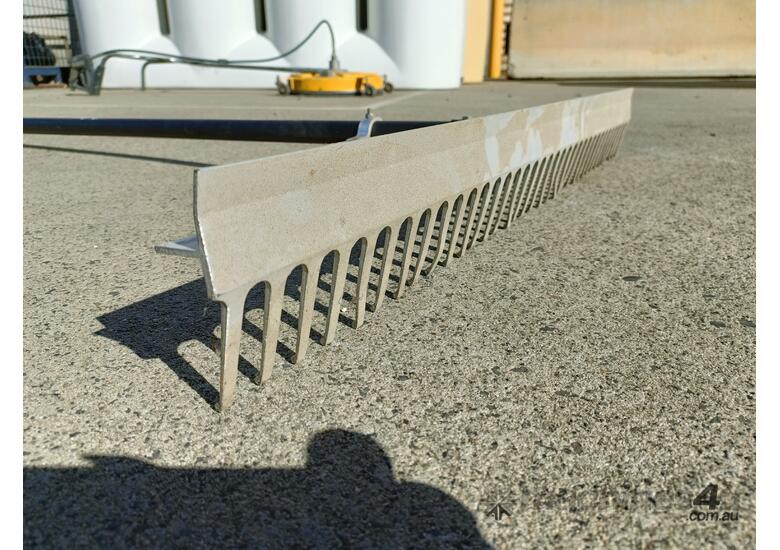 caption 1 X Steel Rake