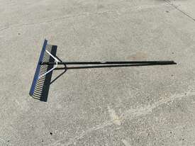 1 X Steel Rake - picture2' - Click to enlarge