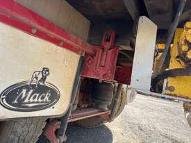 2004 Mack ML Rigid Day Cab (Water Tanker) - picture1' - Click to enlarge