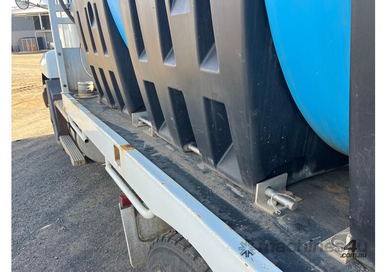 2004 Mack ML Rigid Day Cab (Water Tanker)