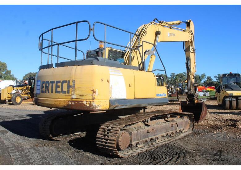 caption 2006 Komatsu Pc220lc-8