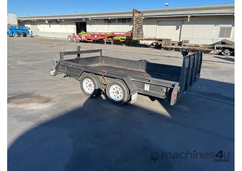 caption Premier Trailers Tandem Axle