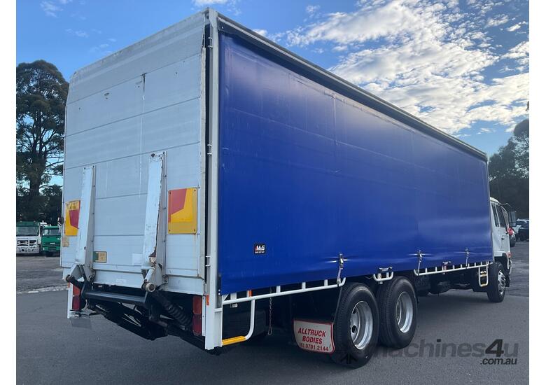 caption 2008 Nissan UD PK37A Curtainsider