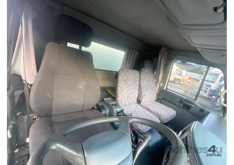 caption 2008 Nissan UD PK37A Curtainsider