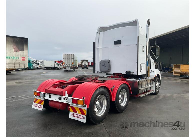 caption 2015 Kenworth T409 Prime Mover