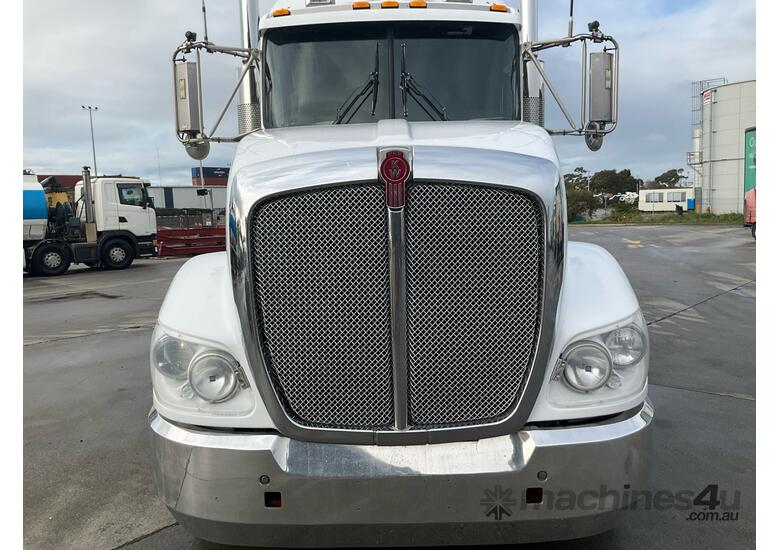 caption 2015 Kenworth T409 Prime Mover