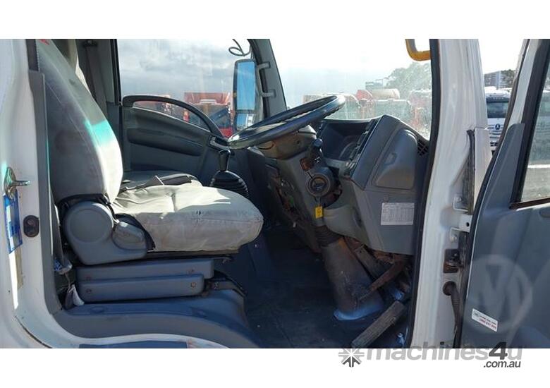 caption Isuzu NPS