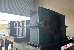 Twin shaft heavy duty industrial shredder (tyres, cardboard, drums) plus 2 x 15kW electric motors