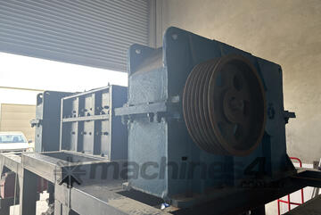 Twin shaft heavy duty industrial shredder (tyres, cardboard, drums) plus 2 x 15kW electric motors