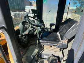 2016 Active Machinery AL918F Wheel Loader - picture1' - Click to enlarge