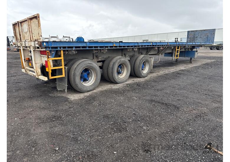 caption Haulmark Tri Axle Extendable Flat Bed Semi Trailer