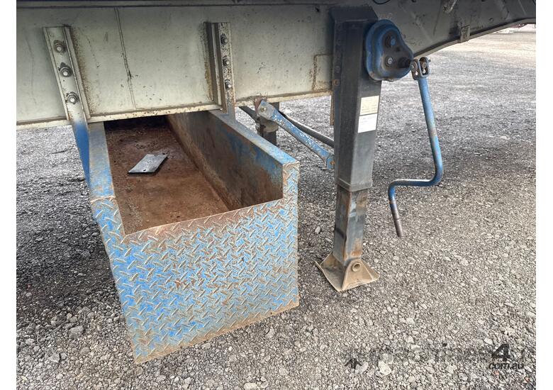 caption Haulmark Tri Axle Extendable Flat Bed Semi Trailer
