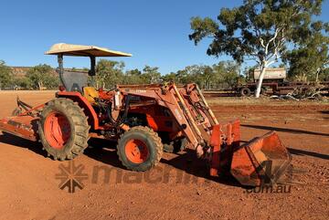 Kubota   MX5000 with Canopy