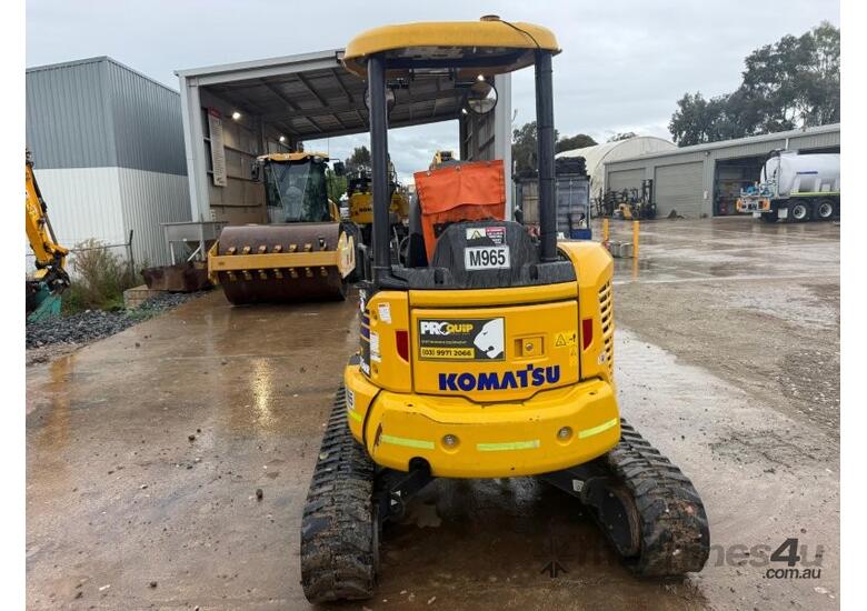 2022 KOMATSU PC35MR-5 3.6T EXCAVATOR (M965) WITH HITCH, BUCKETS AND 950 HOURS