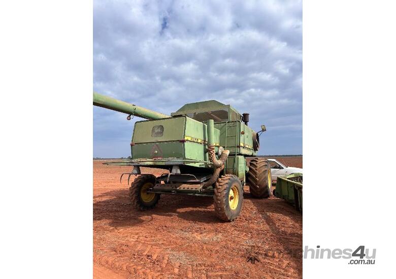 1985 John Deere 8820 with 30ft front & comb trailer