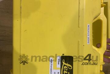 John Deere 2010   670 GP Grader