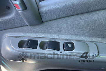 2010 Mitsubishi Fuso Canter 7/800 Service Body Day Cab