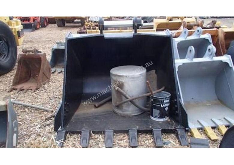 caption HITACHI EX330GP Bucket-GP Attachments