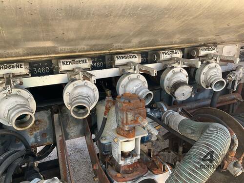 1994 Ford Louisville L8000 Fuel Tanker