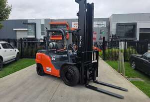 Toyota Forklift 5T with Tyne Positioners(Unit#: AU480)