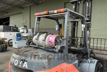 Toyota 2015   8FG40N Forklift