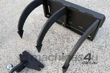 Multitool attachment and accessories x2 for mini skid steers