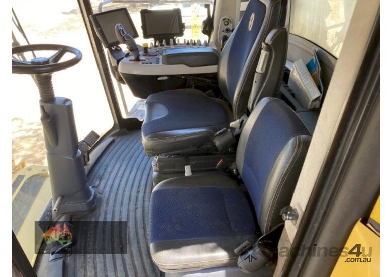 (8750) 2015 NH 2015 CR9.90, 2015 NH CR9.90 BASE UNIT