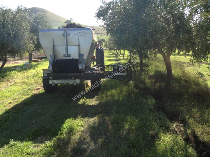 caption Seymour Chain Spreader - Hydraulic Drive to Floor
