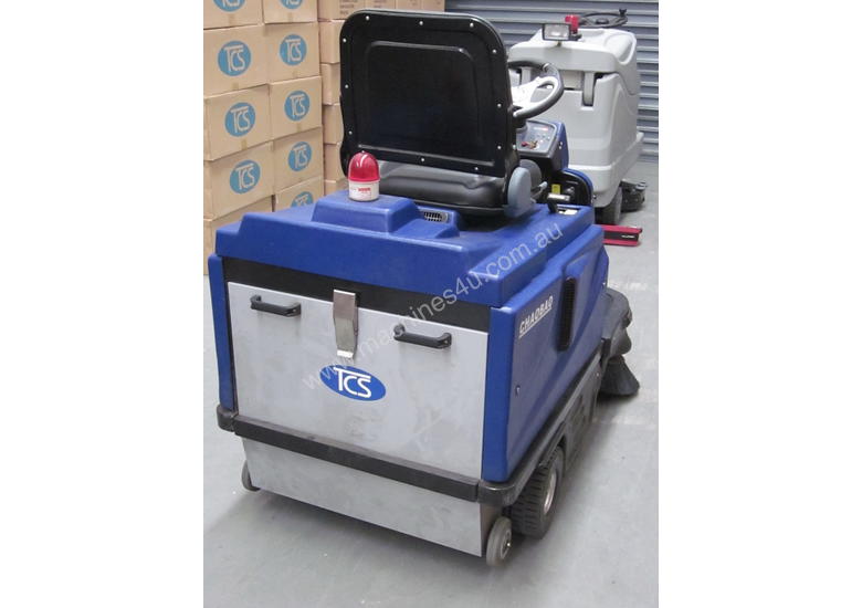 caption SC-2006 Ride-on Sweeper
