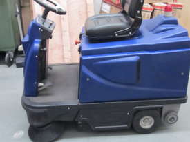 SC-2006 Ride-on Sweeper - picture2' - Click to enlarge
