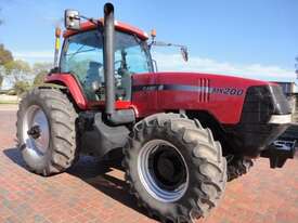 CASE IH MX200 FWA/4WD Tractor - picture1' - Click to enlarge